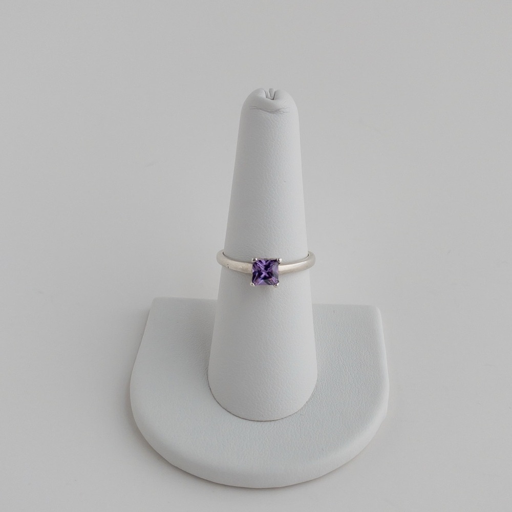 Sterling Silver Purple CZ Solitaire Ring Band Cubic Zirconia Stone 925 Size 8